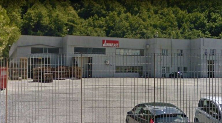 Chiusura Januaplast di Busalla: lavoratori in sciopero, oggi l’assemblea