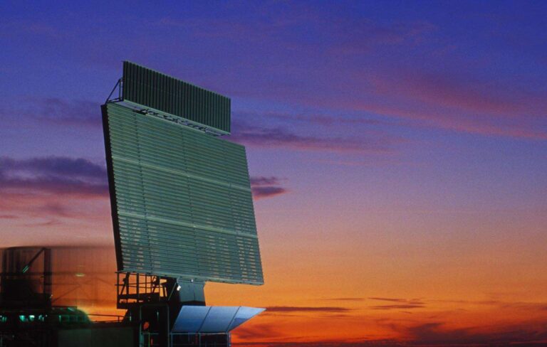 Leonardo presenta al Mise piano per la leadership europea nell’elettronica per la difesa