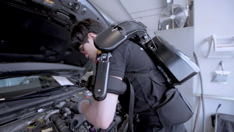 Iit, tre nuovi esoscheletri robotici a uso industriale: uno sarà in commercio nei prossimi mesi