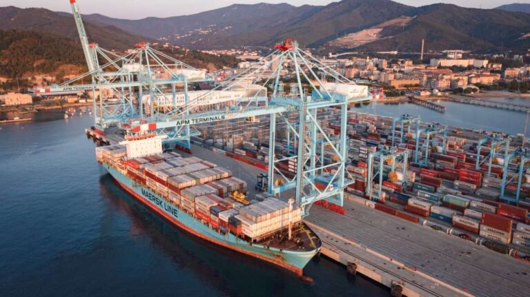 Vado Gateway, servizio feeder settimanale con Port Said Est (Suez)