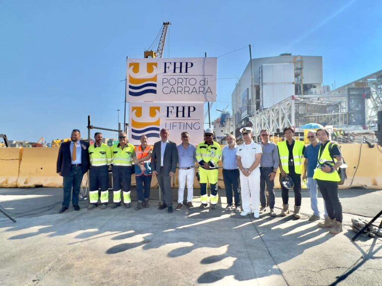 Porto Marina di Carrara (Adsp Mar Ligure Orientale): imbarcato modulo da 2.800 tons