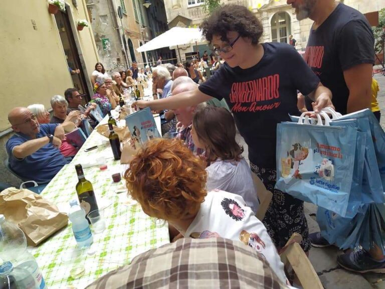 Il 15 agosto torna la tavolata di ferragosto in via San Bernardo a Genova