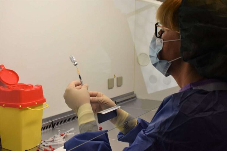 Sanità, due open day di Asl3 per la vaccinazione anti papilloma virus ai ragazzi