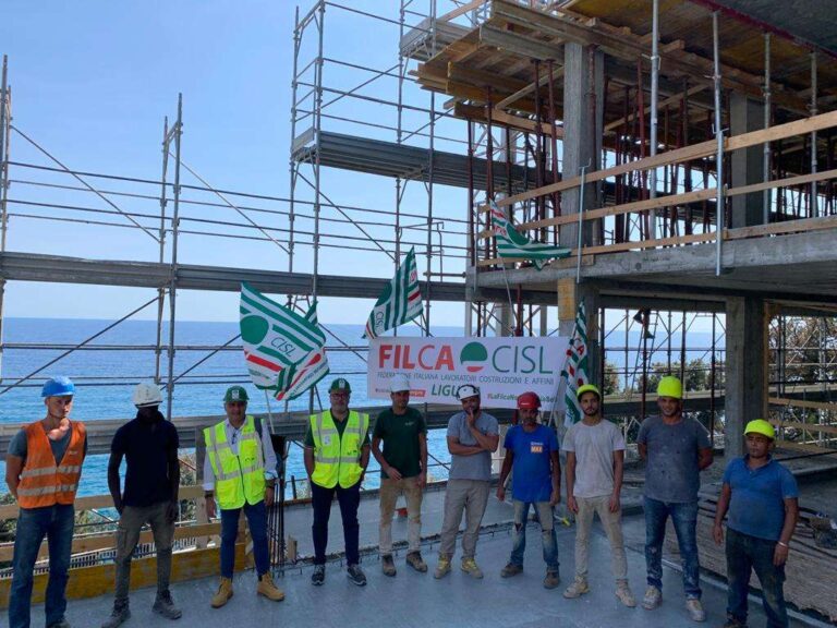Lavoro, corso sulla sicurezza per lavoratori edili di Filca Liguria e Consolato Ecuador