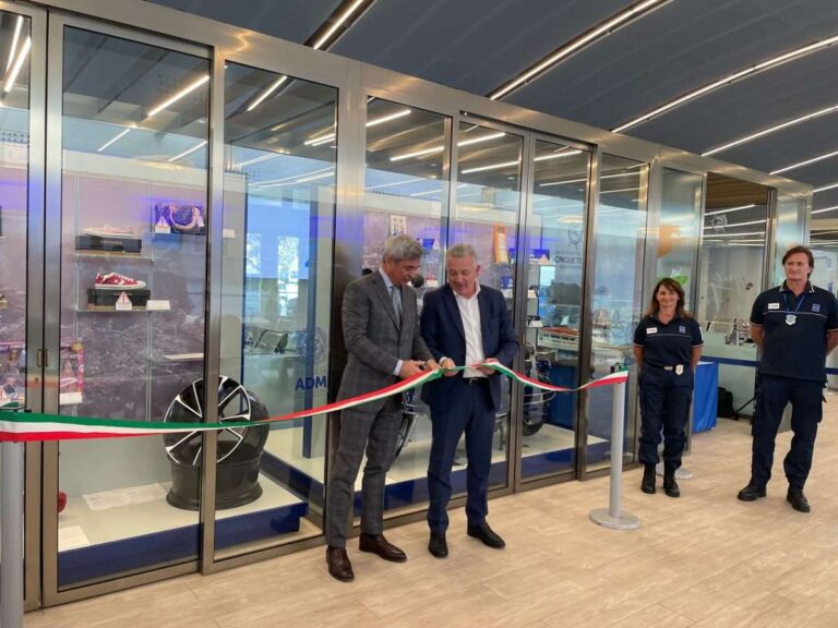 Alla Spezia aperta la casa dell’anticontraffazione al Terminal crociere