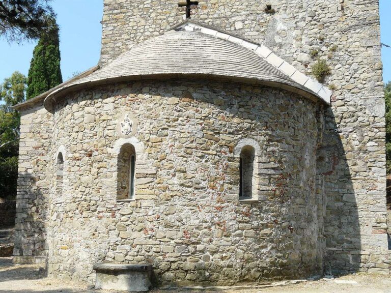 Sestri Levante, iniziati i lavori nella chiesa di san Nicolò