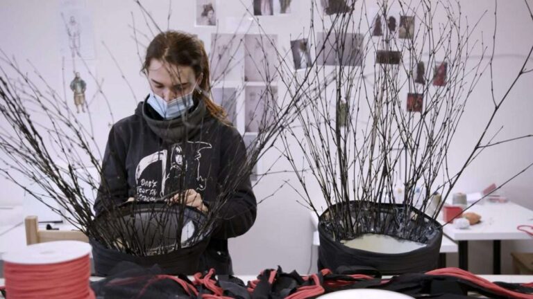 “Le ali non sono in vendita”: nella giornata #PayWourWorkers proiezione del film con dibattito a Genova