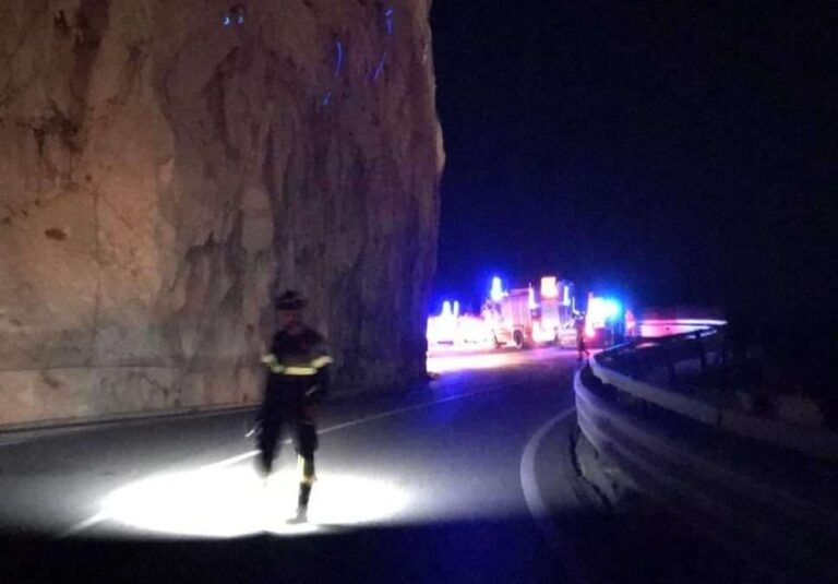 Noli, Aurelia riaperta dopo la frana