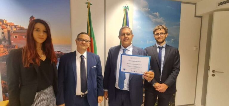 Energia, Toti: «Burocrazia zero per pannelli solari e pale eoliche e ridurre le aree vincolate»