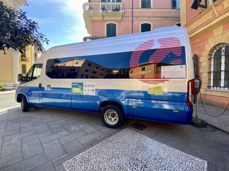 Borzonasca, arriva il bus a chiamata che collega le frazioni con il centro
