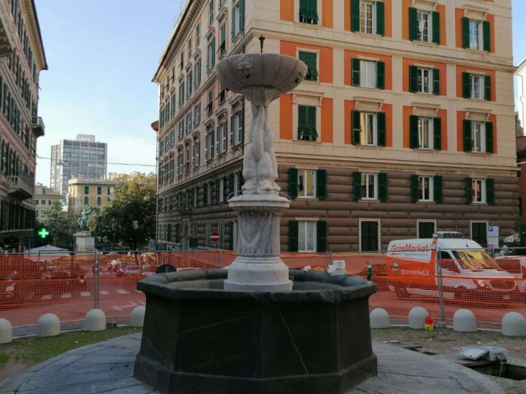 Genova, terminato il restauro della fontana storica di piazza Marsala
