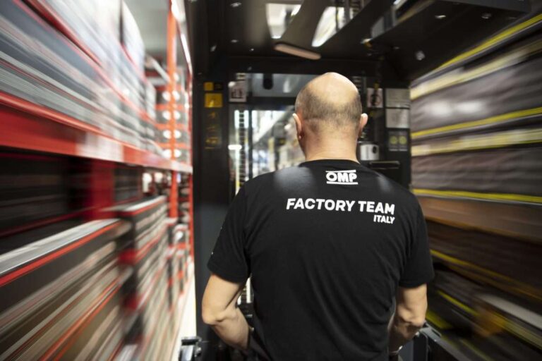 Motorsport, nuova collaborazione tra Omp e adidas per il racewear