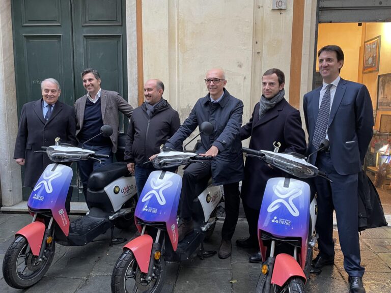 Scooter sharing: a Genova sbarca ZigZag, cento mezzi a disposizione