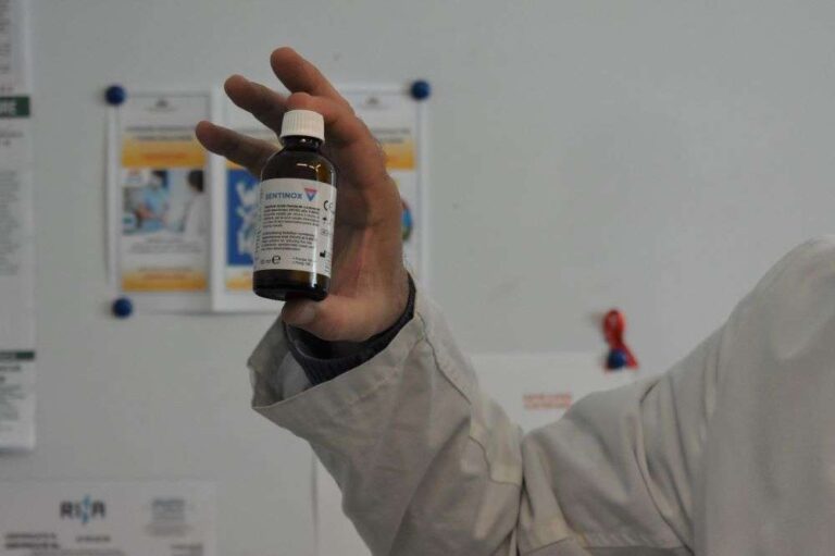 Ricerca: il San Martino cerca volontari per sperimentare lo spray nasale anti Covid