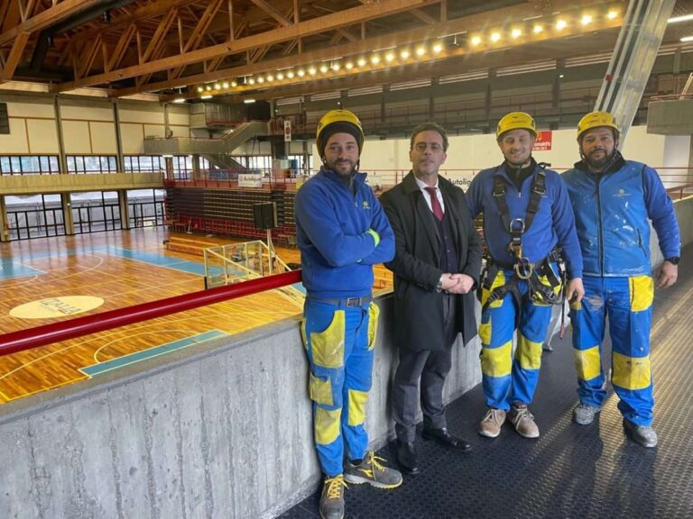 EdiliziaAcrobatica al lavoro per il Palamariotti della Spezia