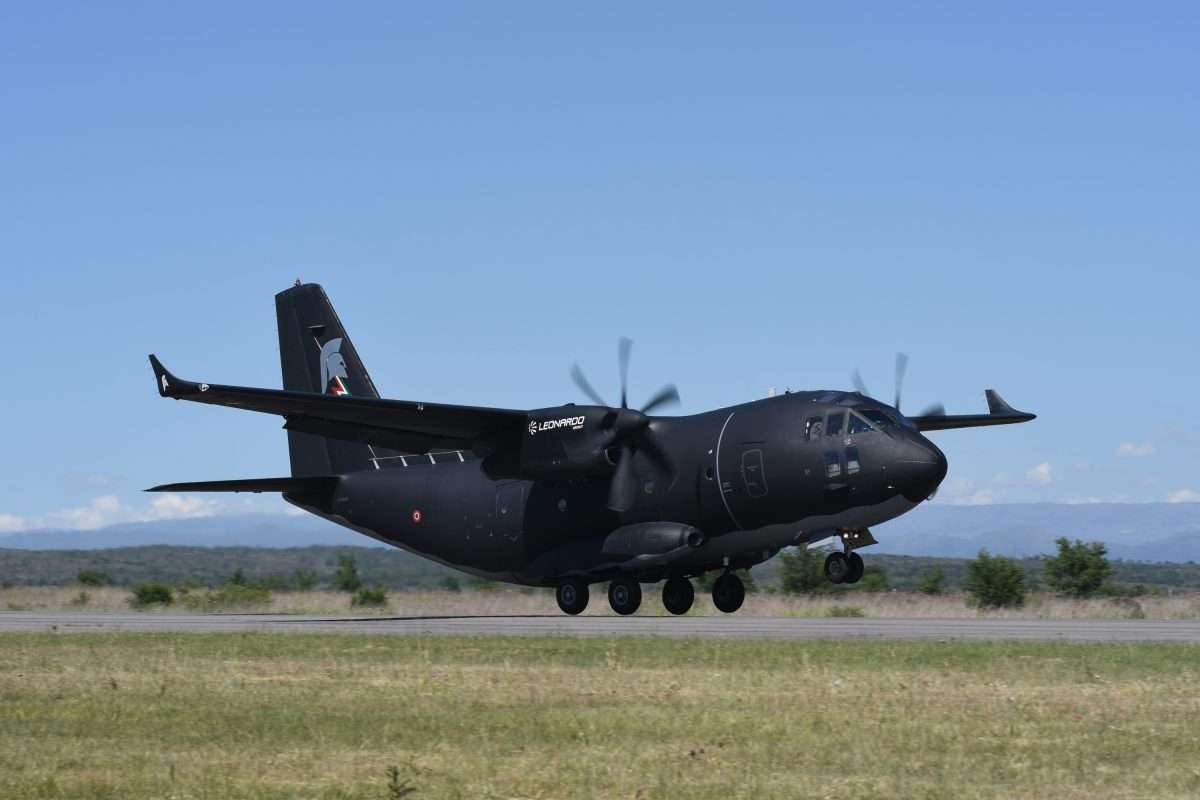 Leonardo: firmato contratto per il C-27J alla Forza Aerea dell’Azerbaijan