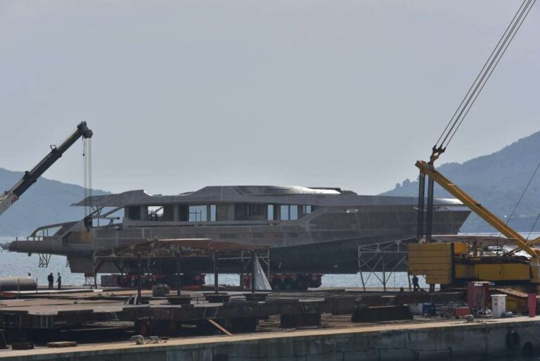 Antonini Navi consegna scafo e sovrastruttura di un nuovo 55 metri realizzato per conto terzi