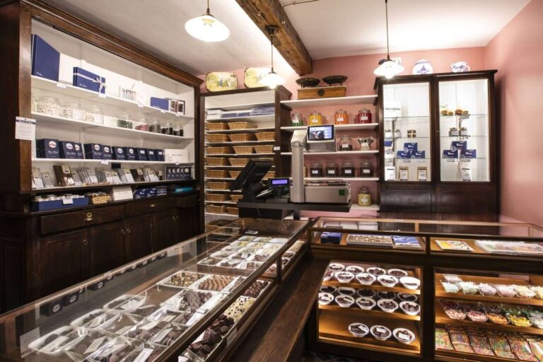 Genova, Viganotti riapre la bottega storica dopo il restauro conservativo