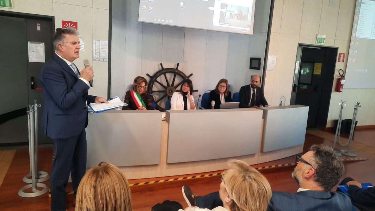 Scuola in ospedale, in Liguria nel 2022 seguiti 7.595 studenti