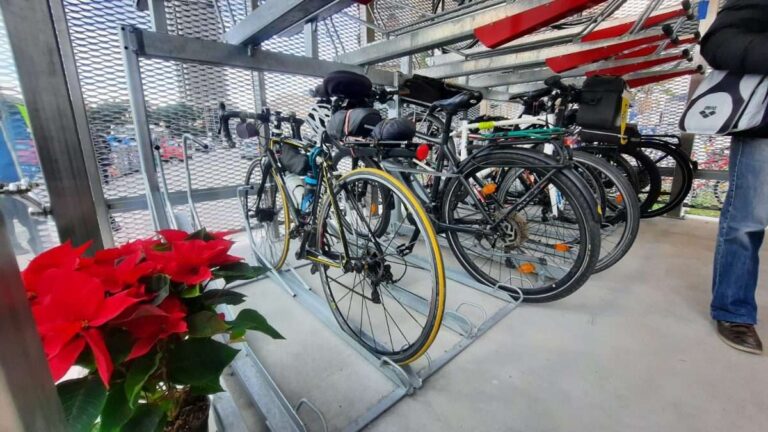 Genova, inaugurate sei nuove velostazioni per il parcheggio gratuito di 240 biciclette