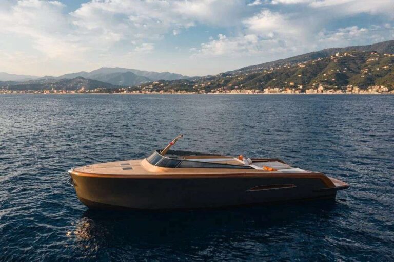 Nautica: Castagnola Yacht di Lavagna produce Heritage 9.9 US