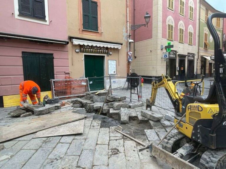 Sestri Levante, iniziati i lavori di canalizzazione delle acque meteoriche nel centro storico