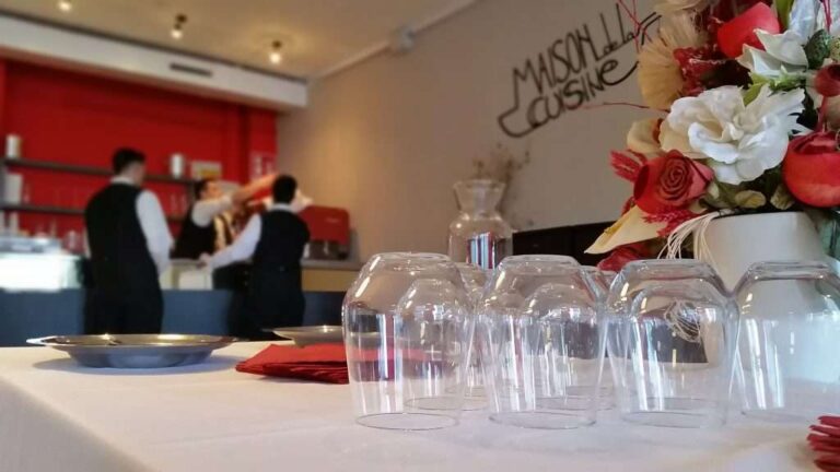 Due corsi di formazione per Operatore polivalente terminal portuale e Tecnico dei servizi di ristorazione