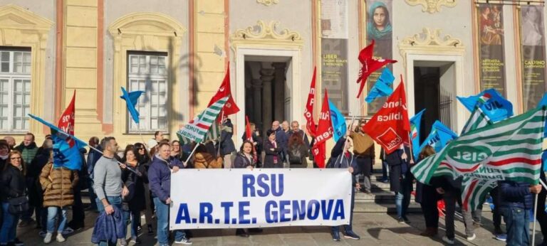 Lavoratori Arte in piazza per il mancato rinnovo del contratto