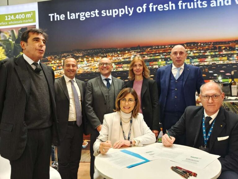 Fruit Logistica: firmato protocollo di alleanza tra aziende di Genova e Madrid