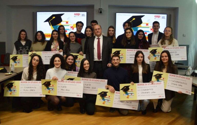 Coop Liguria, borse di studio per 45.000 euro ai figli dei dipendenti