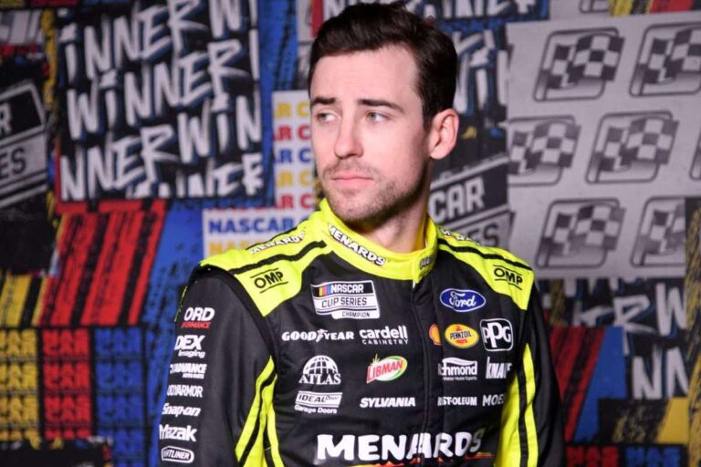 Omp (Racing Force Group) nuovo fornitore ufficiale del racewear per il Team Penske