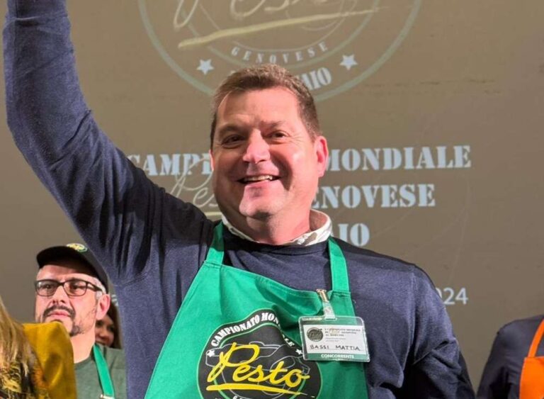 Mattia Bassi è il campione mondiale di pesto al mortaio 2024