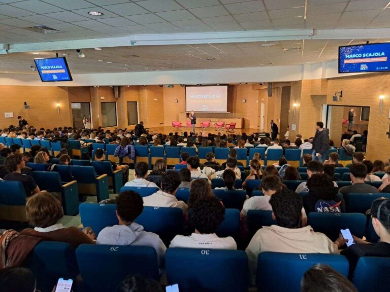 Imperia, primo Career Talk Orientamenti: 450 studenti incontrano 10 aziende