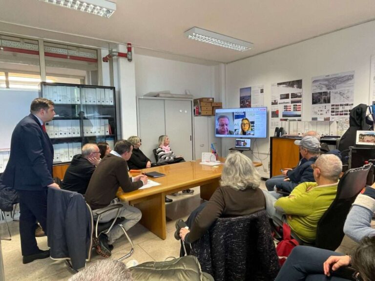 Crisi Algowatt, incontro in Comune tra rappresentanti azienda, Rsu e lavoratori