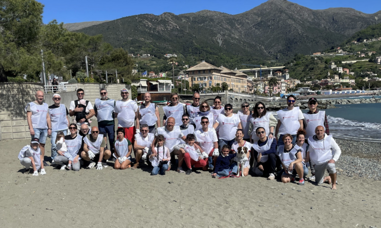 Yang Ming Italy ha raccolto 5 metri cubi di rifiuti in spiaggia per la Giornata Mondiale della Terra