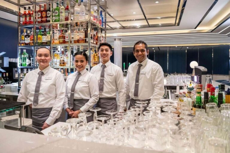 Costa Crociere-Accademia Marina Mercantile: 15 posti nel corso gratuito per “Barman di bordo”