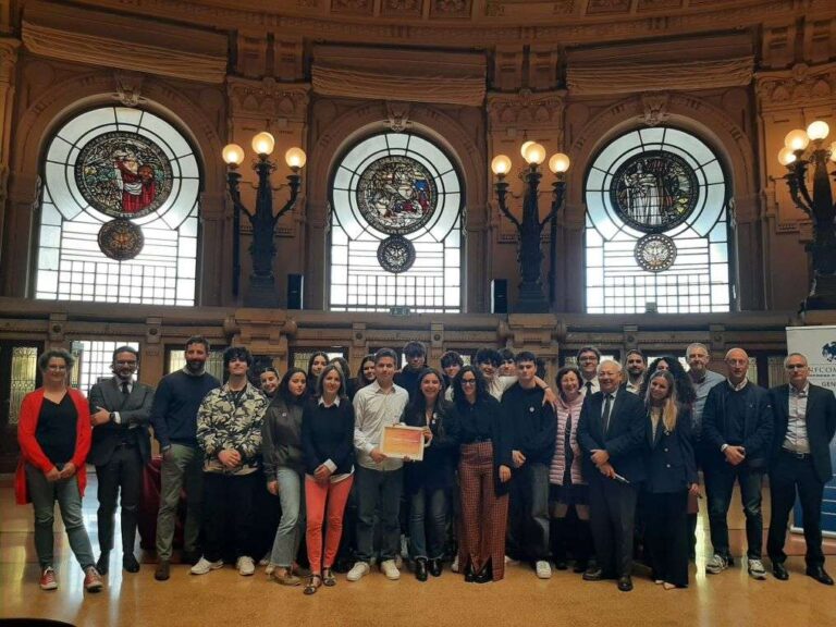 Il premio migliore impresa Junior Achievement della Liguria alla 3 DP1 del Deledda