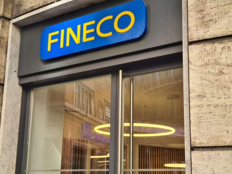 Fineco, nell’ufficio di via Fieschi 35 consulenti finanziari. È il principale della Liguria