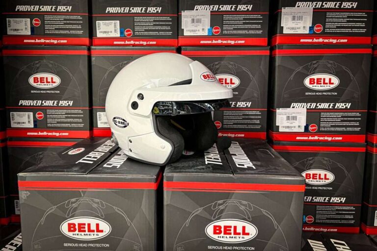 Bell Racing primo costruttore di caschi a ottenere il nuovo standard di omologazione FIA 8859-2024