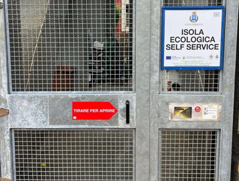 Rifiuti, a Recco inaugurata la nuova postazione meccanizzata per utenze non domestiche