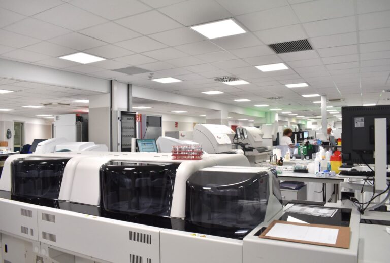 Ospedale San Martino, sospesi i prelievi del laboratorio di analisi