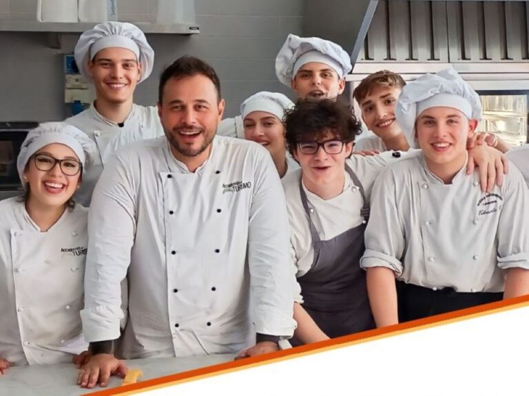 Accademia del Turismo, ultimi giorni per iscriversi ai corsi per cuochi e hostess/steward del diporto