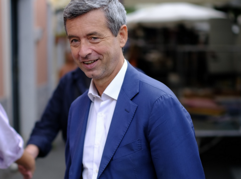 Rigassificatore. Orlando: «Bucci spieghi a Meloni perché la Regione non lo vuole in Liguria»