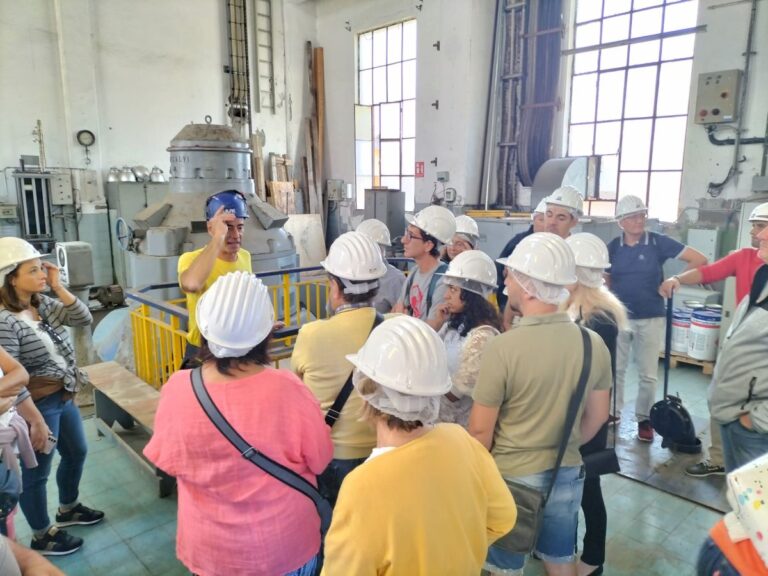 Porto di Genova, più di 300 visitatori per l’apertura al pubblico dei bacini di carenaggio