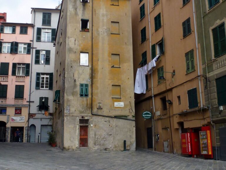 Bando (Più) Caruggi: da Fondazione Carige fino a 35mila euro per progetti nel Sestiere di Pré