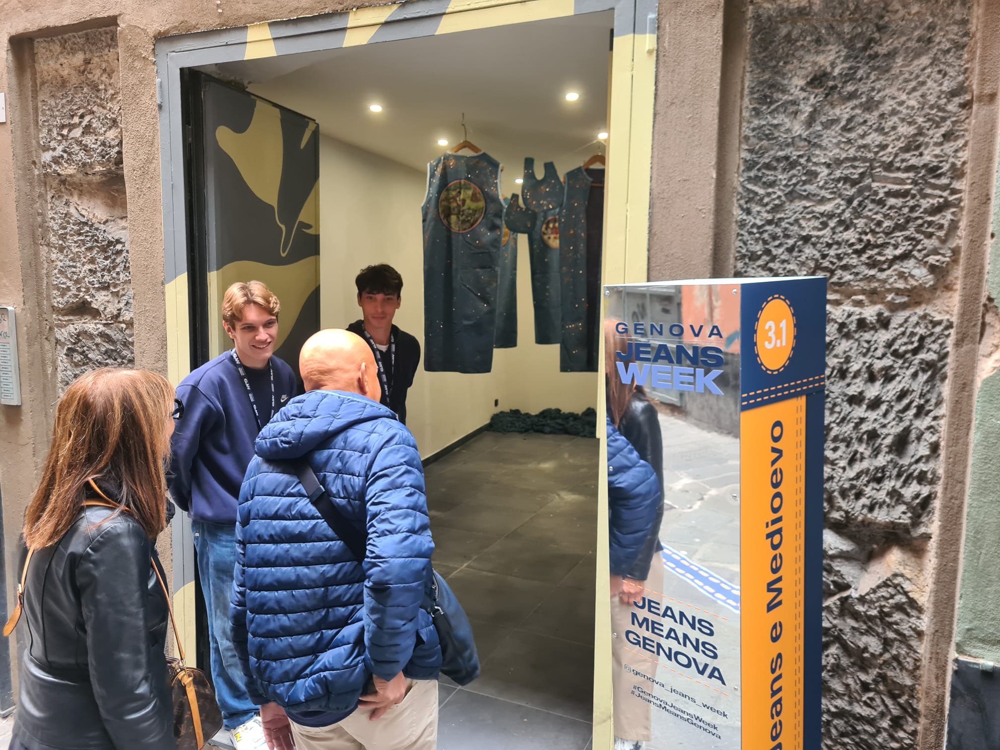 Genova Jeans Week al via, un percorso di oltre 3 km tra mostre, artigiani, musica e laboratori Genova Jeans Week al via, un percorso di oltre 3 km tra mostre, artigiani, musica e laboratori