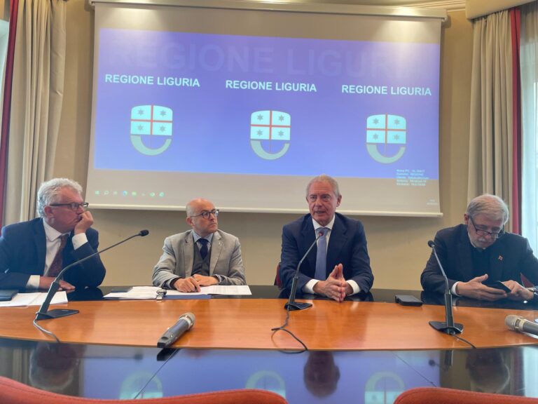 Ilva, Urso: «Nella prima parte del prossimo anno probabile assegnazione degli impianti»