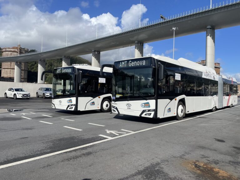 Amt presenta due nuovi filobus 100% elettrici Solaris, fanno parte del primo lotto di 39 mezzi