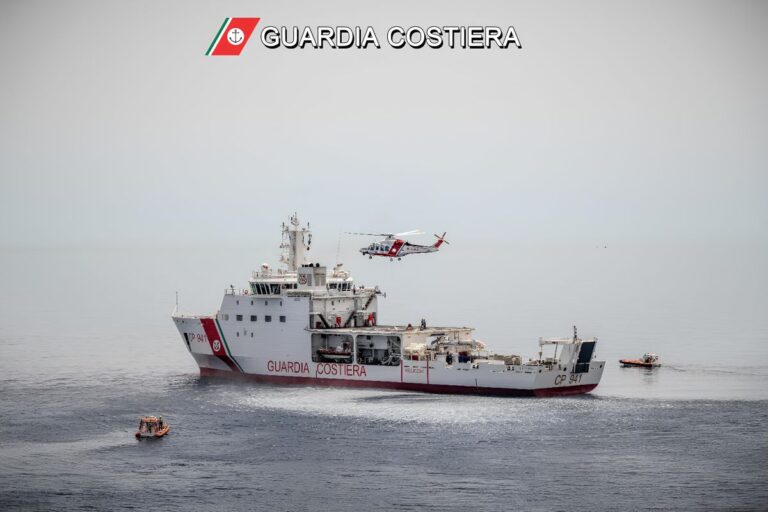L’ammiraglia della Guardia Costiera “Diciotti” visitabile a Genova dal 13 al 15 novembre