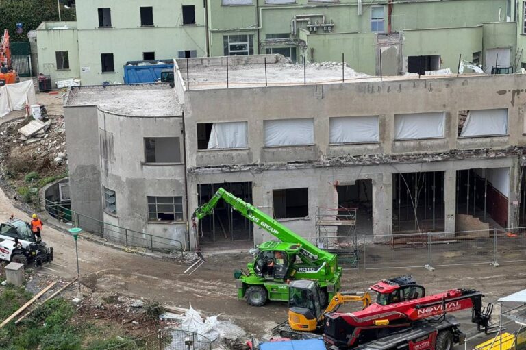 Nuovo Gaslini, iniziata la demolizione del Padiglione 8